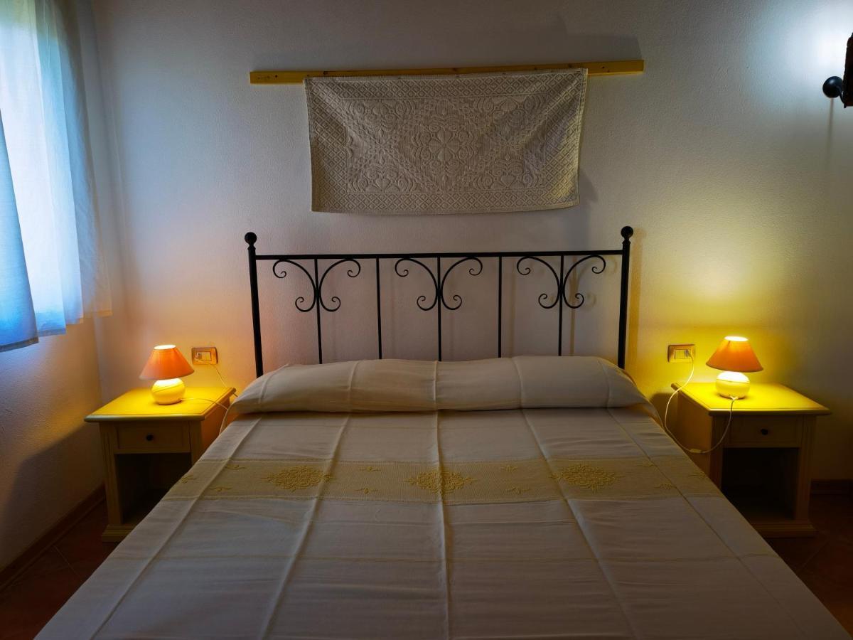 La Corte Degli Ulivi - Albergo Rurale Tresnuraghes Extérieur photo