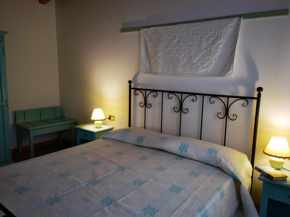 La Corte Degli Ulivi - Albergo Rurale Tresnuraghes Extérieur photo