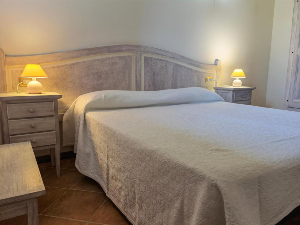La Corte Degli Ulivi - Albergo Rurale Tresnuraghes Extérieur photo