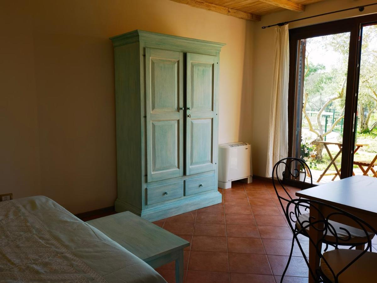 La Corte Degli Ulivi - Albergo Rurale Tresnuraghes Extérieur photo