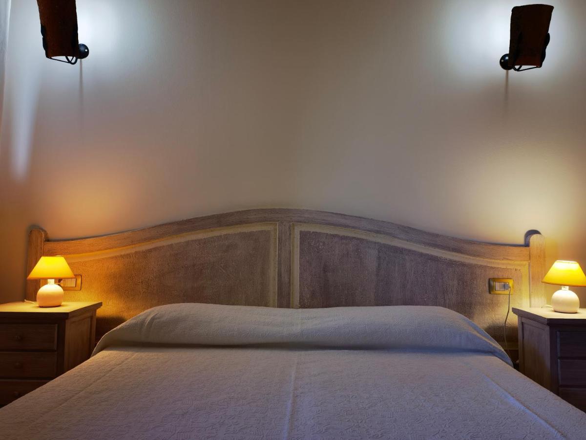 La Corte Degli Ulivi - Albergo Rurale Tresnuraghes Extérieur photo