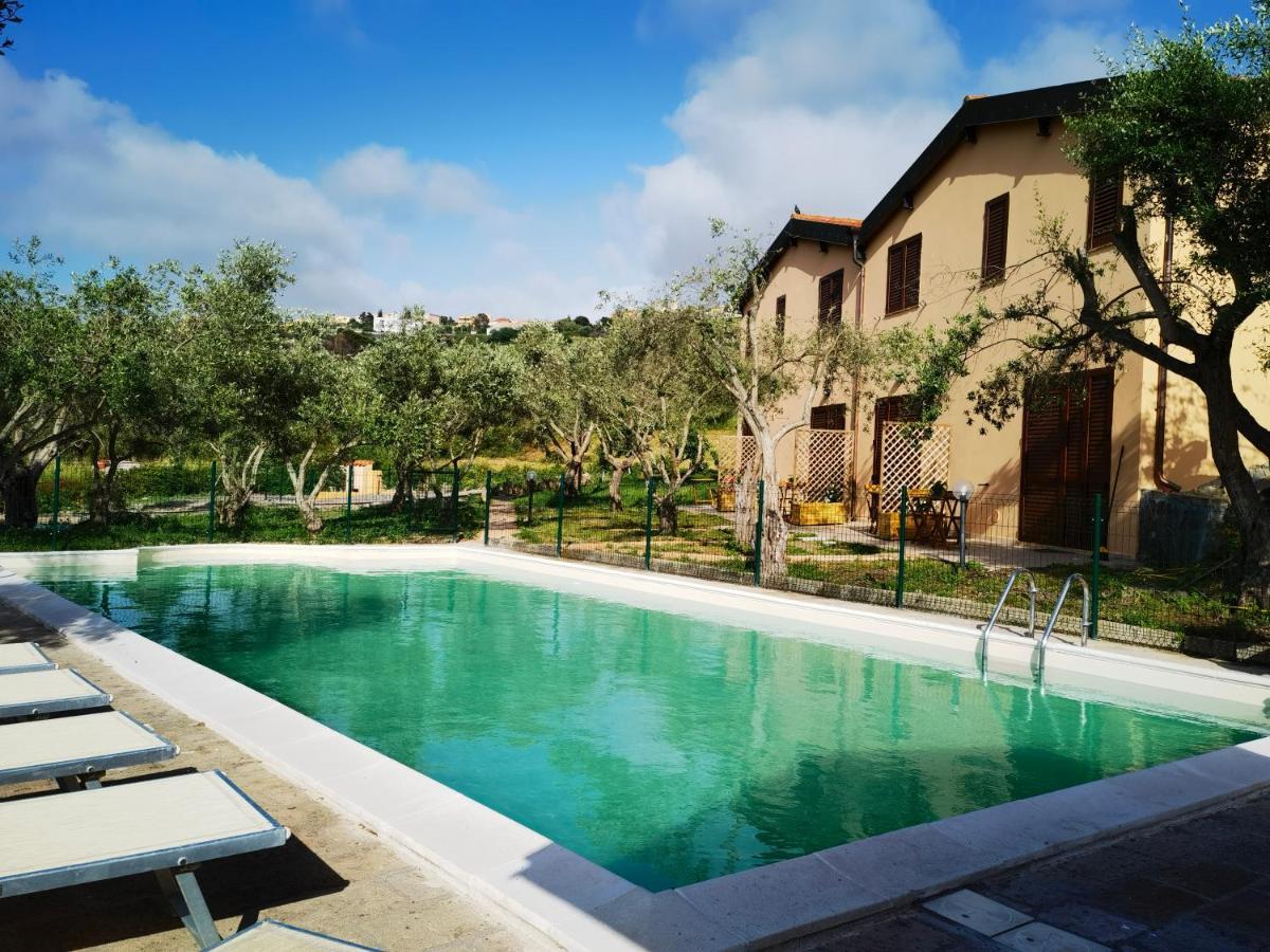 La Corte Degli Ulivi - Albergo Rurale Tresnuraghes Extérieur photo
